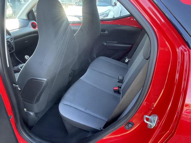 Toyota AYGO 1.0 VVT-i x-play