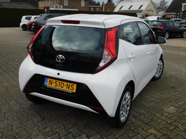 Toyota AYGO 1.0 VVT-i x-play, Camera, Carplay