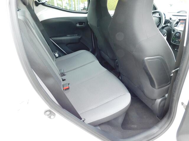 Toyota AYGO 1.0 VVT-i x-play, Camera, Carplay