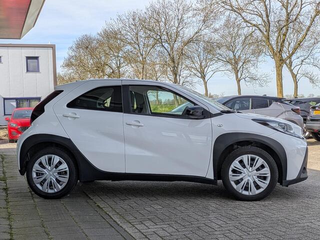 Toyota AYGO X 1.0 VVT-i MT Play | Adapt. Cruise | Airco | Camera | Carplay / Android Auto