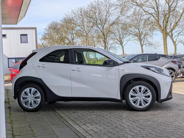 Toyota AYGO X 1.0 VVT-i MT Play | Adapt. Cruise | Airco | Camera | Carplay / Android Auto