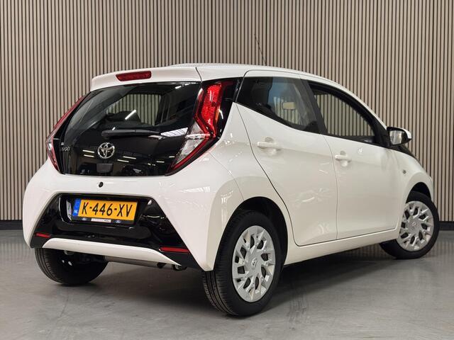 Toyota AYGO 1.0 VVT-i x-Play Airco Touchscreen Camera Apple Car Play Android Auto 5drs NL-Auto Dealeronderhouden