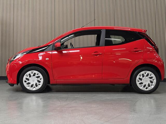 Toyota AYGO 1.0 VVT-i x-Play Airco Touchscreen Camera Apple Car Play Android Auto 5drs NL-Auto Dealeronderhouden