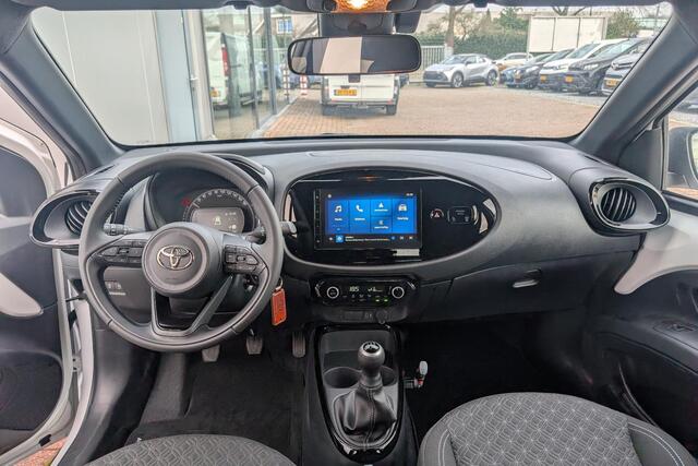 Toyota AYGO X 1.0 VVT-i MT first achteruitrij camera, ACC, navigatie Apple CarPlay/Android Auto