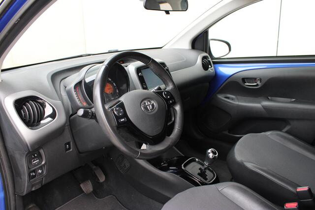 Toyota AYGO 1.0 VVT-i X-CLUSIV / AUTOMAAT / WEINIG KILOMETERS