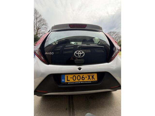 Toyota AYGO 1.0 VVT-i x-fun Airco/5DRS/LED/NAP