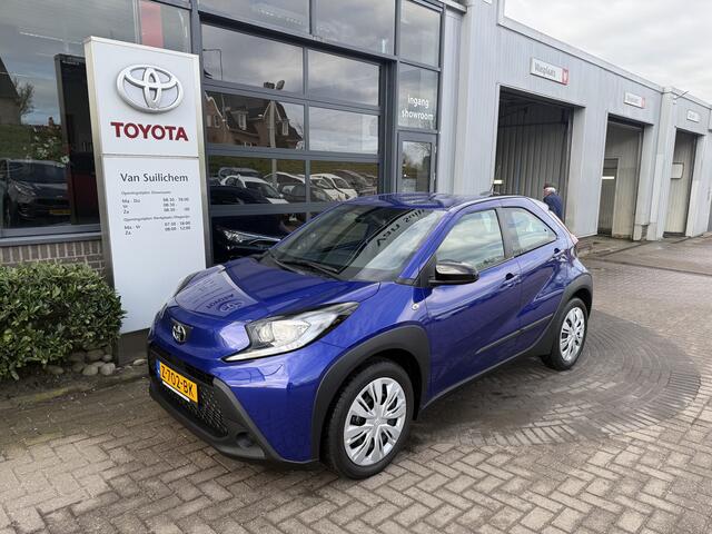 Toyota AYGO X 1.0 VVT-i S-CVT Play