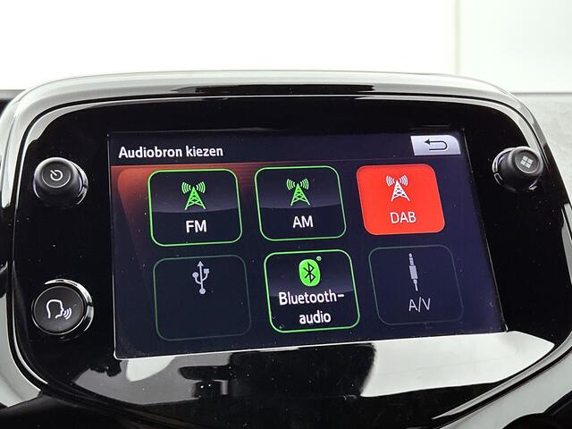 Toyota AYGO 1.0 VVT-i x-cite | Achteruitrijcamera | Dealeronderhouden | Onderweg-naar-dealer