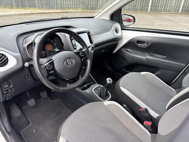 Toyota AYGO 1.0 VVT-i x-play | Apple CarPlay/Android auto | Achteruitrijcamera | Airco