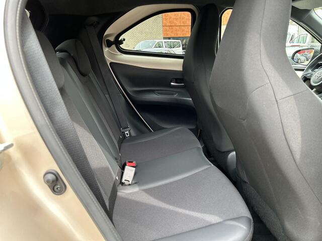 Toyota AYGO X 1.0 VVT-i S-CVT Envy