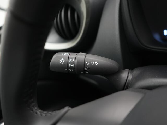 Toyota AYGO X 1.0 VVT-i S-CVT first reco pd 4/4