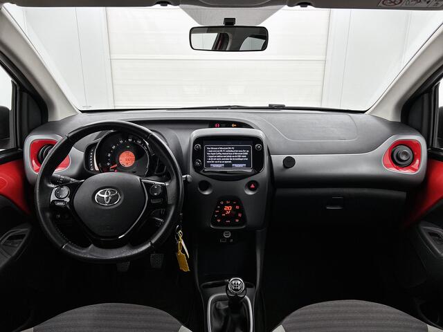 Toyota AYGO 1.0 VVT-i x-joy | Nederlandse Auto | Climate Control | Apple Carplay / Android Auto | Onderweg-naar-dealer
