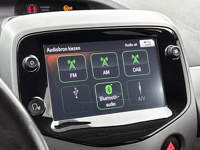 Toyota AYGO 1.0 VVT-i x-joy | Nederlandse Auto | Climate Control | Apple Carplay / Android Auto | Onderweg-naar-dealer