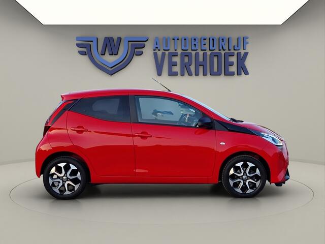 Toyota AYGO 1.0 VVT-i x-first NL Auto - Carplay - Camera