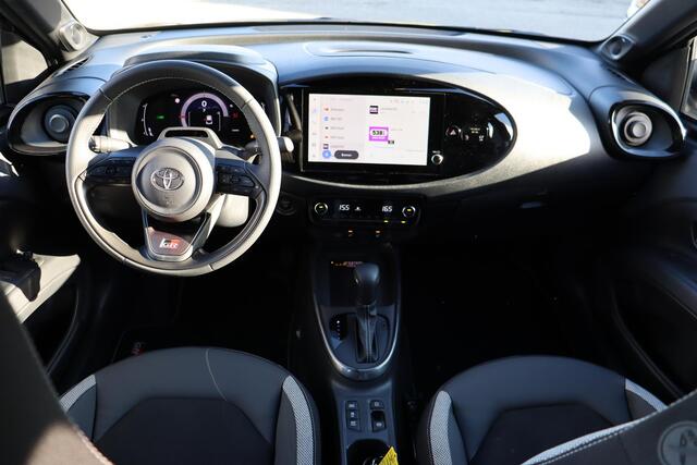 Toyota AYGO X Hybrid 115 GR Sport, Nieuw en in juli leverbaar met ¤1.000,- inruilpremie!