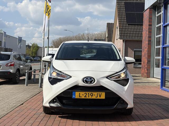 Toyota AYGO 1.0 VVT-i x-play Airco | Apple Carplay/Android Auto