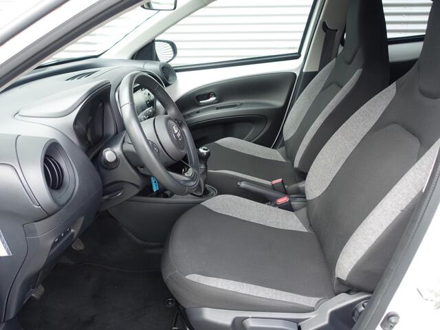 Toyota AYGO 1.0 12V VVT-i First I NL-Auto I 100% dealer I Clima I Cruise I