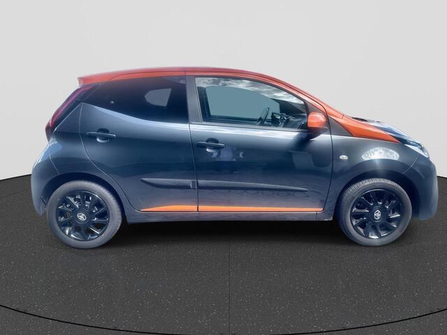 Toyota AYGO 1.0 VVT-i TeamNL RIJKLAAR