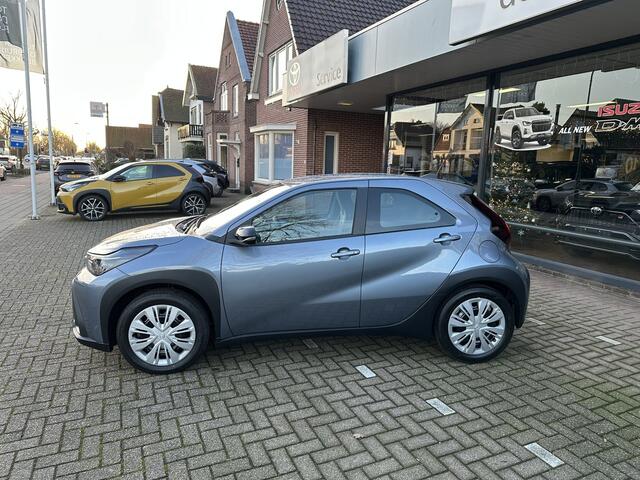 Toyota AYGO X Hybrid 115 play Apple Carplay / Android Auto