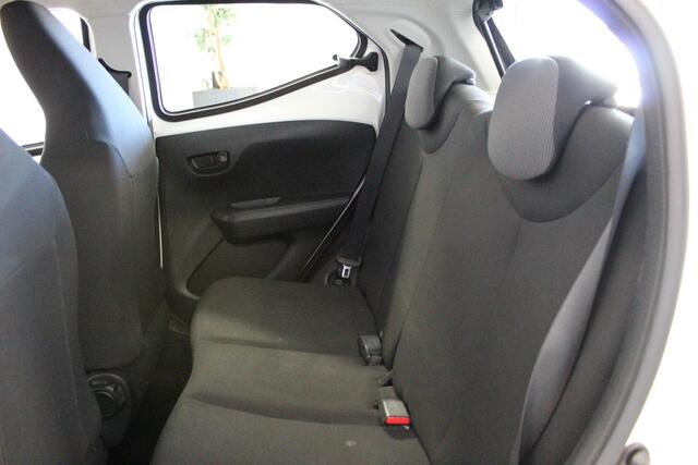 Toyota AYGO 1.0 VVT-i x-fun | 5-DEUR | AIRCO | ELEK-RAMEN | LED | NL-AUTO+N.A.P! | CPV | TEL/MEDIA | AUX |