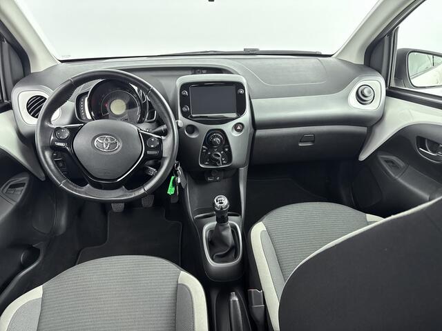 Toyota AYGO 1.0 VVT-i x-play | Apple Carplay-Android Auto | Achteruitrijcamera | NL-Auto |