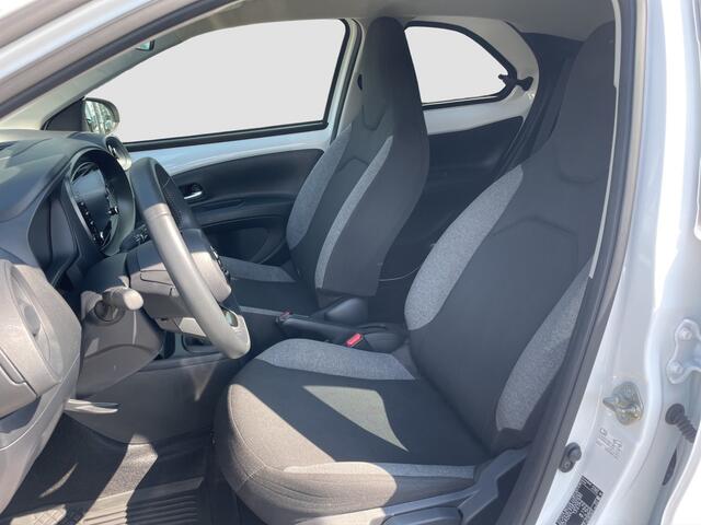 Toyota AYGO X 1.0 VVT-i MT Play | Stoelverwarming | LED | Als nieuw! |