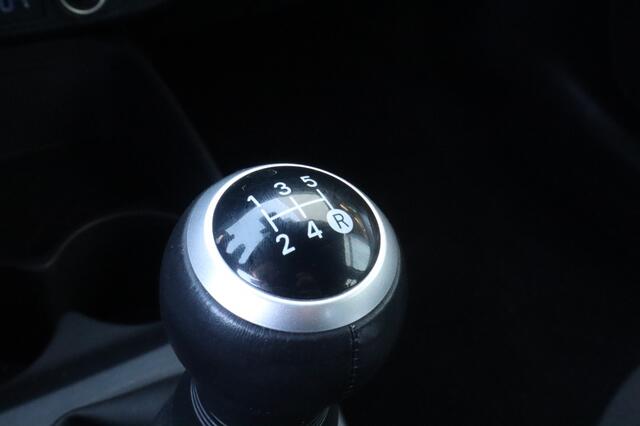Toyota AYGO X 1.0 VVT-i MT Play Allseason banden | Armsteun