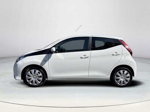 Toyota AYGO 1.0 VVT-i x-play | 5 deurs | Carplay | Airco | Parkeercamera |