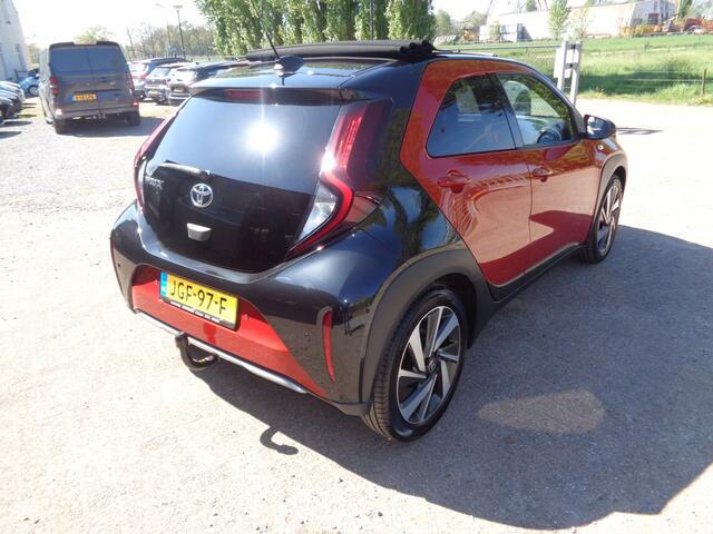 Toyota AYGO X 1.0 VVT-i MT Premium Ecc, PDC v+a,Navigatie, Carplay, Cabriotop, 18 inch LMV, Trekhaak