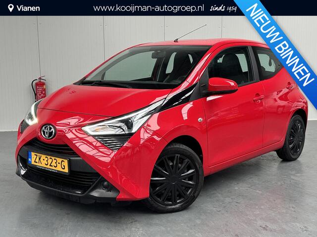 Toyota AYGO 1.0 VVT-i x-play limited Dealer onderhouden, Apple Carplay & Trekhaak!