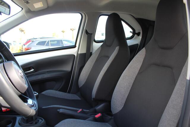 Toyota AYGO X 1.0 VVT-i MT Play | Rijklaar | Apple/Android | Camera | Adap. cruise | Bluetooth | Airco | DAB+