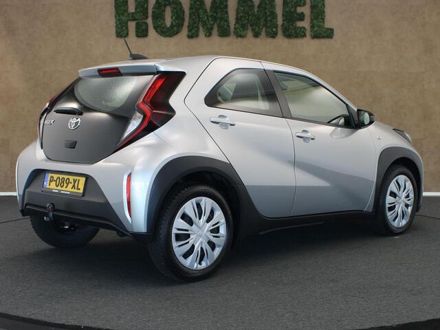 Toyota AYGO X 1.0 VVT-i MT Play - ORIGINEEL NEDERLANDSE AUTO - TREKHAAK ( UITSLUITEND VOOR FIETSEN TE VERVOEREN ) APPLE CARPLAY/ ANDROID AUTO - AIRCO - ADAPTIEVE CRUISE CONTROL - GOODYEAR 4 SEIZOENEN BANDEN - CAMERA - LICHTSENSOR