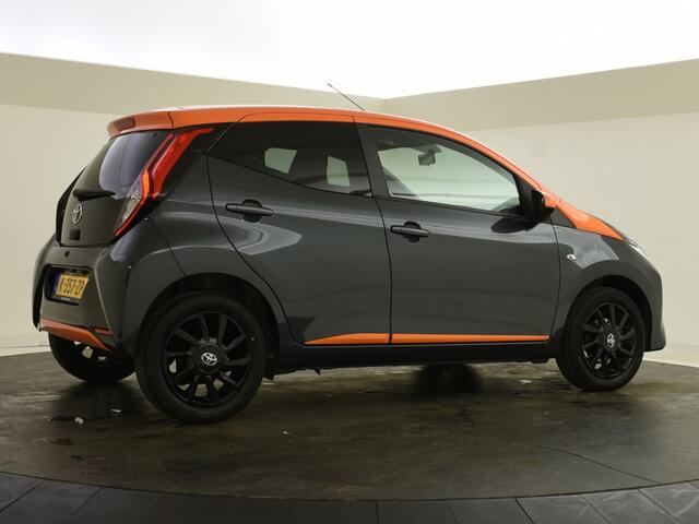 Toyota AYGO 1.0 VVT-i JBL | Camera | Carplay | JBL-audio |