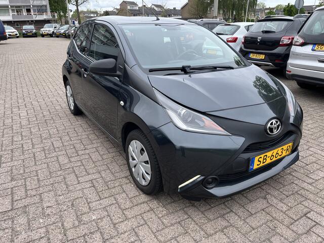 Toyota AYGO 1.0 VVT-i x-fun Airco Bluetooth