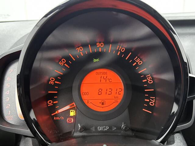 Toyota AYGO 1.0 VVT-i x-play | NL Auto | Dealeronderhouden | Achteruitrijcamera |