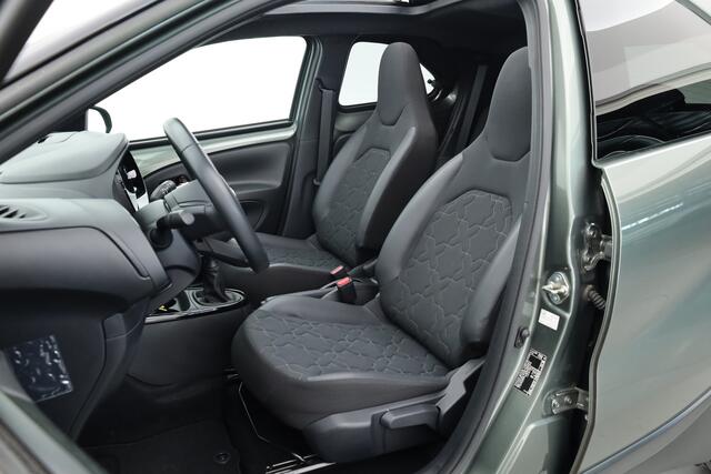 Toyota AYGO X 1.0 VVT-i MT Envy | Rijklaar! | Orig. NL | Soft Top | JBL Audio | NAV+App.Connect | Camera | Adapt. Cruise | 18'' | LaneAssist | Climate V