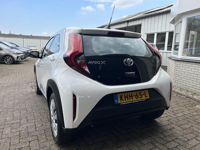 Toyota AYGO X 1.0 VVT-i Play AUTOMAAT