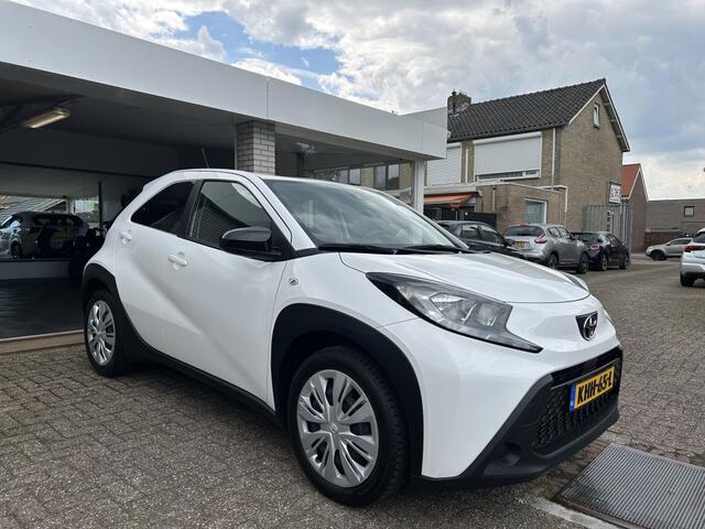 Toyota AYGO X 1.0 VVT-i Play AUTOMAAT