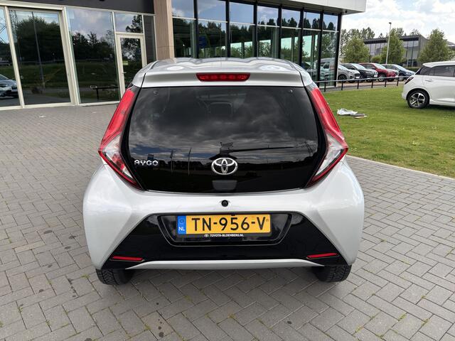 Toyota AYGO 1.0 VVT-i x-first Carplay I Camera I All season