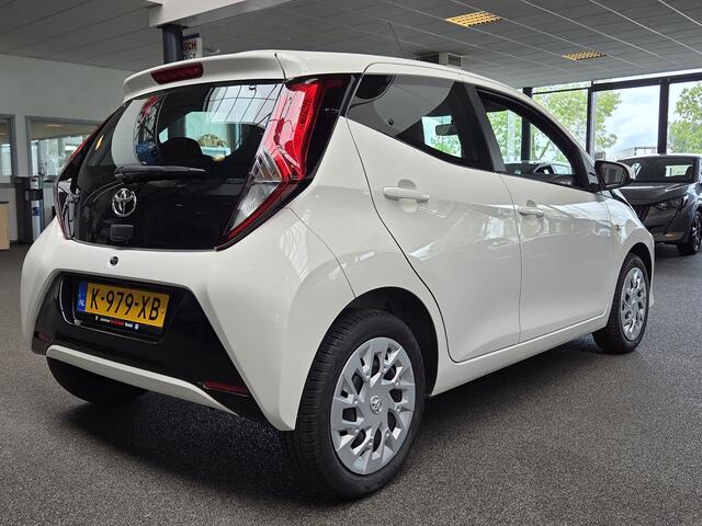 Toyota AYGO 1.0 VVT-i x-play