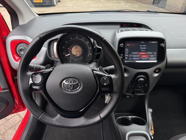 Toyota AYGO 1.0 VVT-i x-joy Automaat Airco Camera Carplay