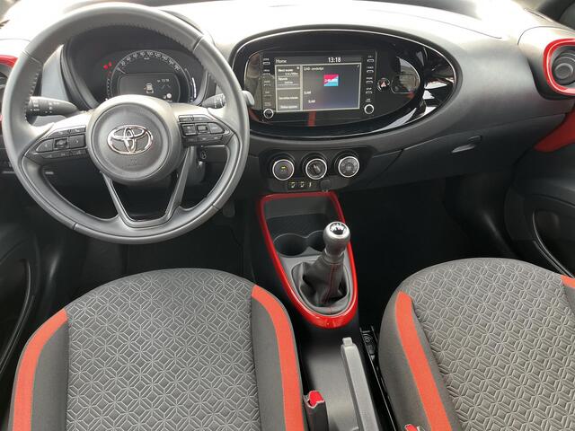 Toyota AYGO X 1.0 VVT-i MT Pulse | Carplay | Airconditioning | Stoelverwarming | Licht metalen velgen |