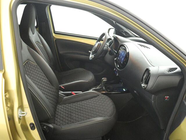 Toyota AYGO X 1.0 VVT-i S-CVT Premium | Navigatie | JBL | PDC | Trekhaak | Verwarmde stoelen |