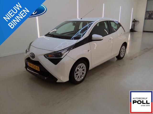 Toyota AYGO 1.0 VVT-i x-Play Automaat Airco Camera Apple Car Play NL-Auto 1e eigenaar Dealeronderhouden