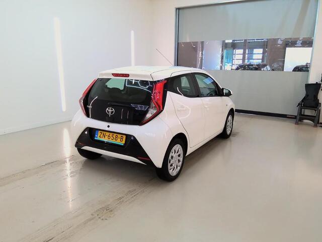 Toyota AYGO 1.0 VVT-i x-Play Automaat Airco Camera Apple Car Play NL-Auto 1e eigenaar Dealeronderhouden