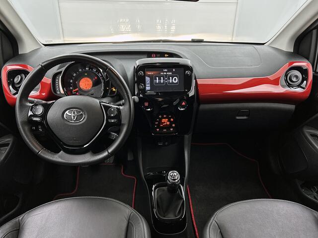 Toyota AYGO 1.0 VVT-i x-cite | Lederen bekleding | Achteruitrijcamera | Airco