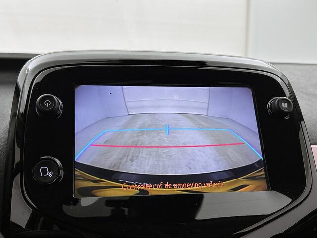 Toyota AYGO 1.0 VVT-i x-cite | Lederen bekleding | Achteruitrijcamera | Airco