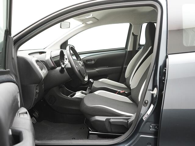 Toyota AYGO 1.0 VVT-i x-play | Achteruitrijcamera | Climate Control | Cruise Control |