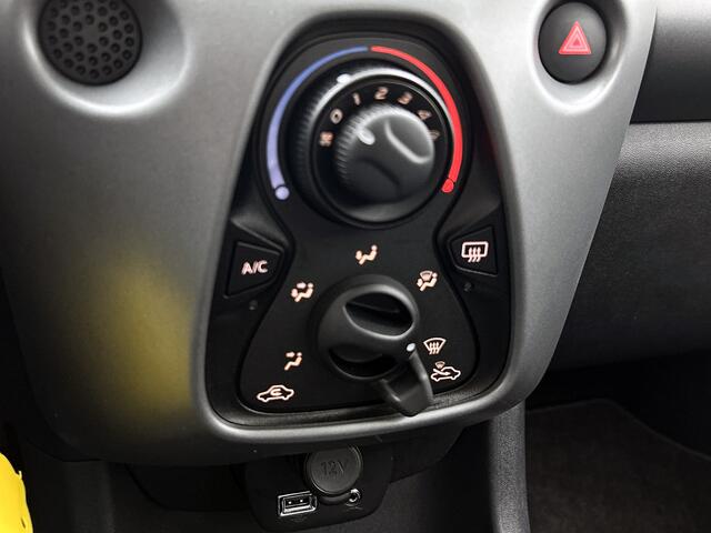Toyota AYGO 1.0 VVT-i x-play | BTW voertuig | 1e Eigenaar | NIEUW GELEVERD & ONDERHOUDEN | Apple CarPlay/Android auto | Achteruitrijcamera | Airco | Onderweg-naar-dealer