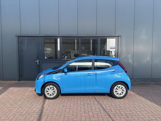 Toyota AYGO 1.0 VVT-i X-Play Automaat 5-drs. CAMERA/CARPLAY/MEDIA/LIMITER